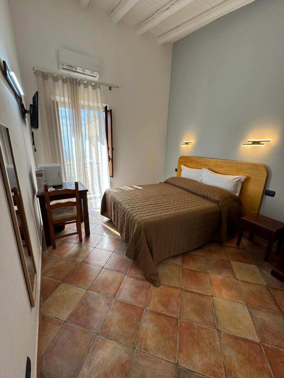 Le Scalette Del Centro Hotel Agrigento Luaran gambar