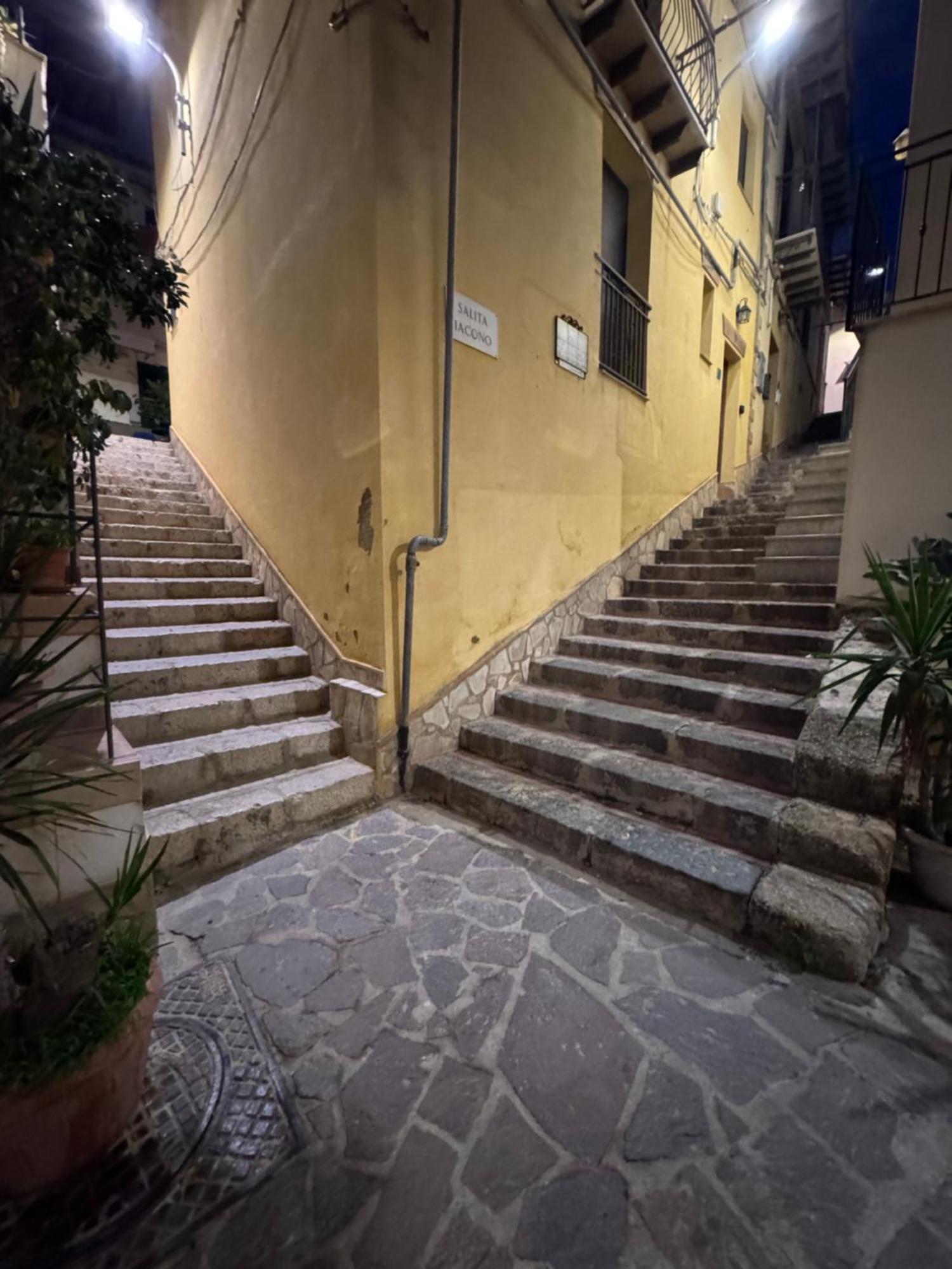 Le Scalette Del Centro Hotel Agrigento Luaran gambar